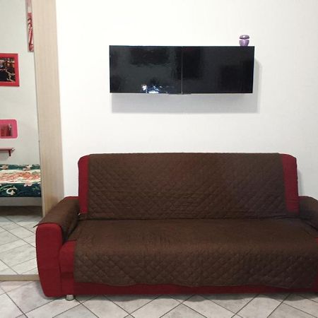 Casa Vacanze Completa Di Tutto E Anche Di Piu Livorno Eksteriør bilde